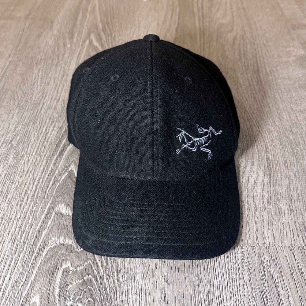 Arc'teryx Wool Black Cap